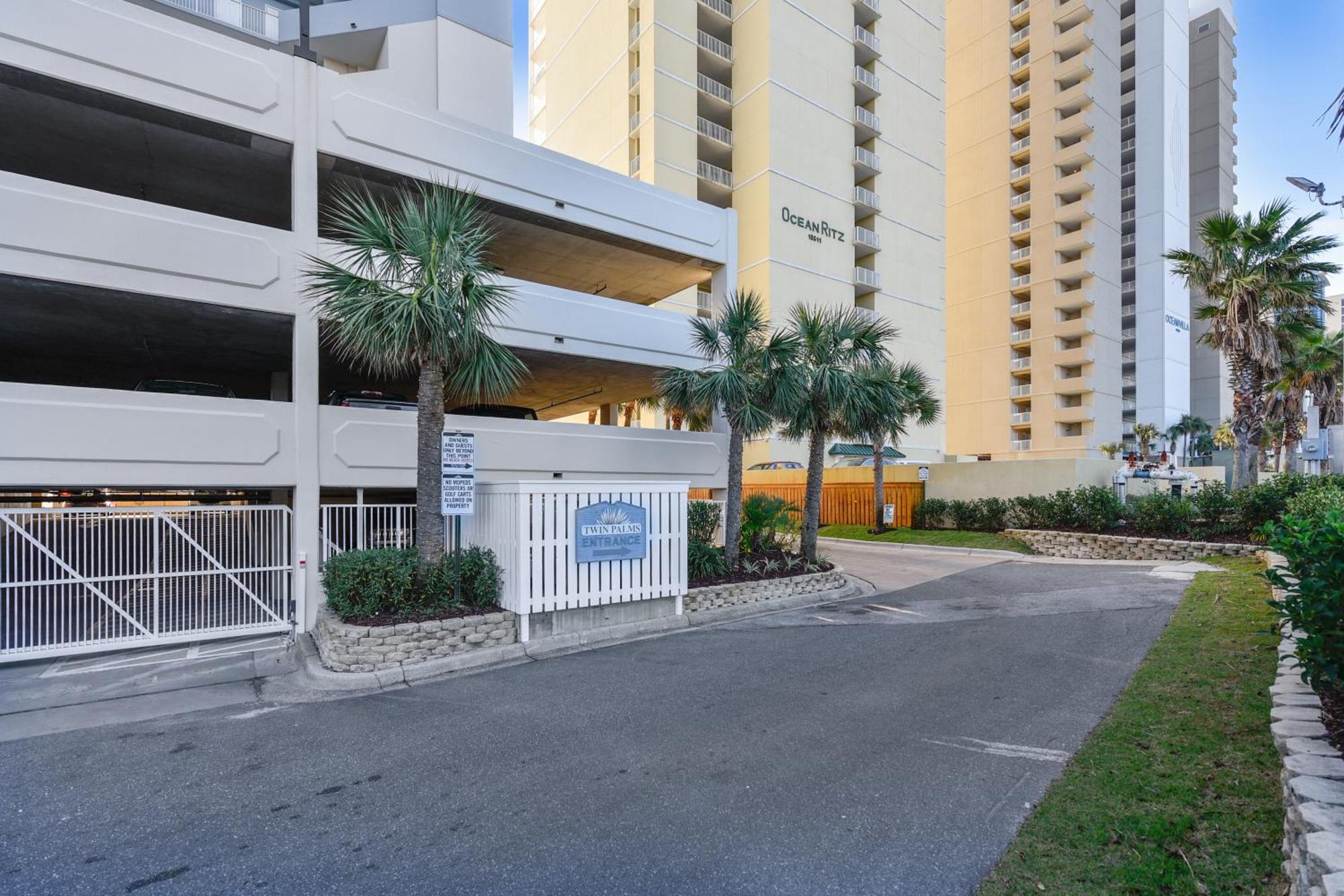 Twin Palms #1605 By Book That Holiday home *