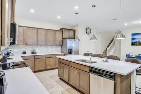 Magnificent 9br Getaway By W Pool Game Rm *