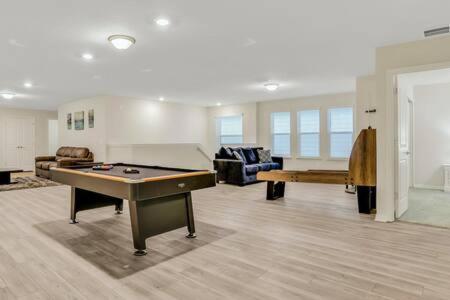 Magnificent 9br Getaway By W Pool Game Rm Davenport