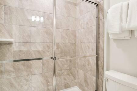 Magnificent 9br Getaway By W Pool Game Rm