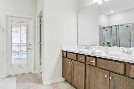 Magnificent 9br Getaway By W Pool Game Rm Villa Davenport