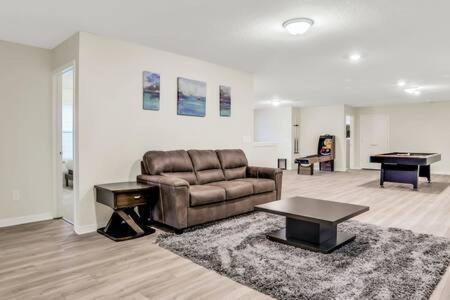 Magnificent 9br Getaway By W Pool Game Rm Villa *