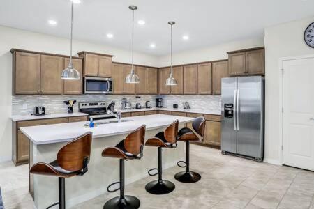 Magnificent 9br Getaway By W Pool Game Rm Davenport