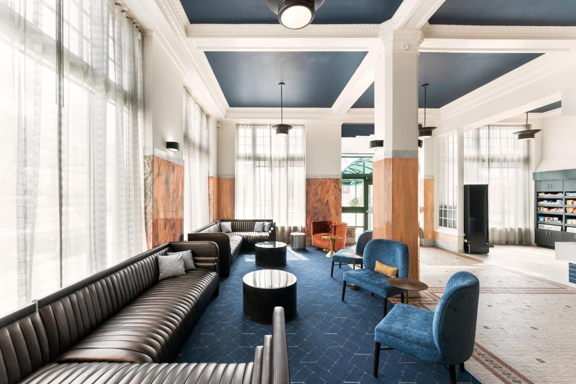 Courtyard By Marriott Downtown 3*
