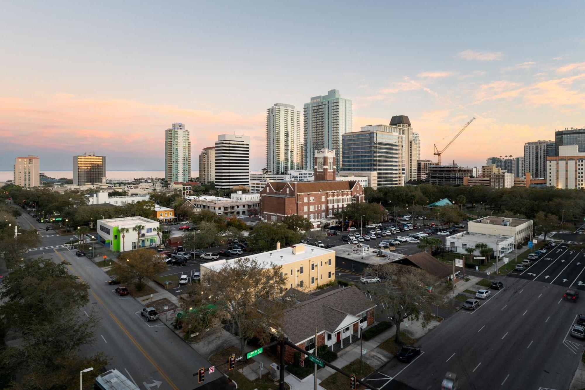 Courtyard By Marriott Downtown 3*