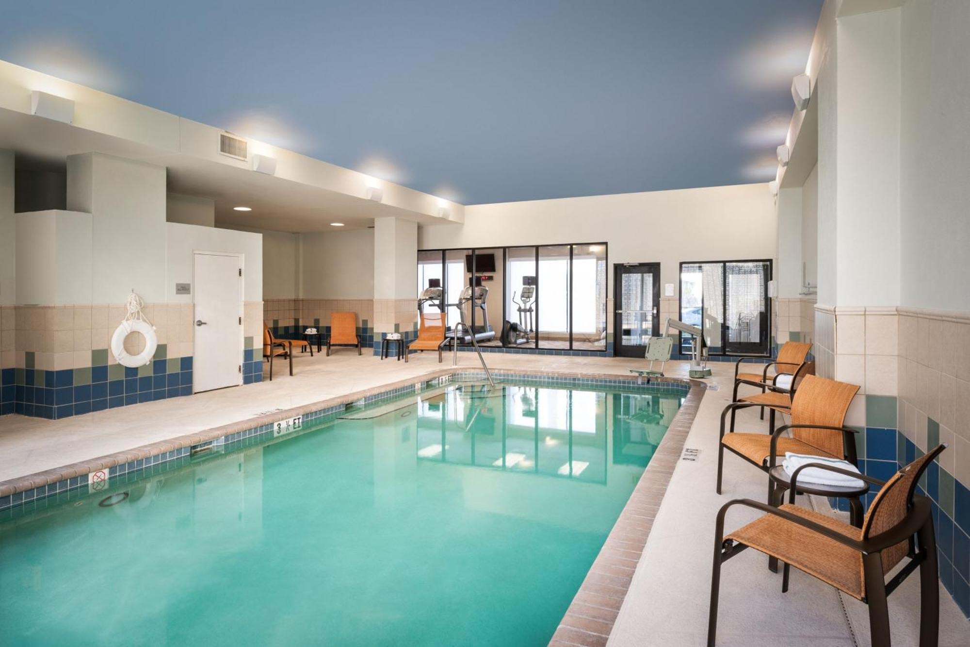Courtyard By Marriott Downtown