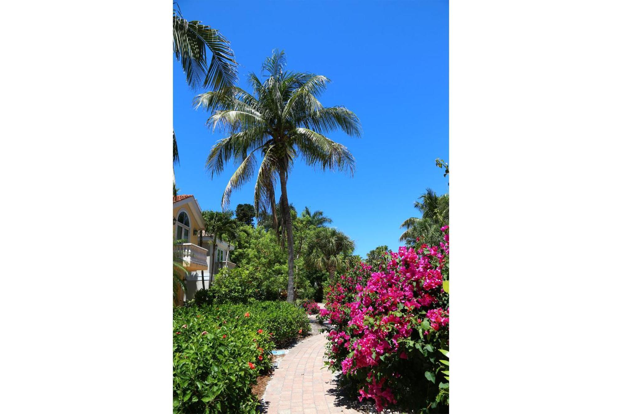 Beautifully Updated, 4 Bedroom Pool Home, 50 Yards To The Beach!! Captiva Escapade * Captiva Island