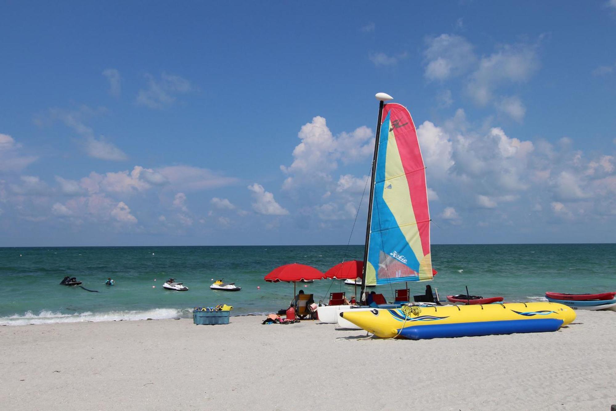Beautifully Updated, 4 Bedroom Pool Home, 50 Yards To The Beach!! Captiva Escapade * Captiva Island