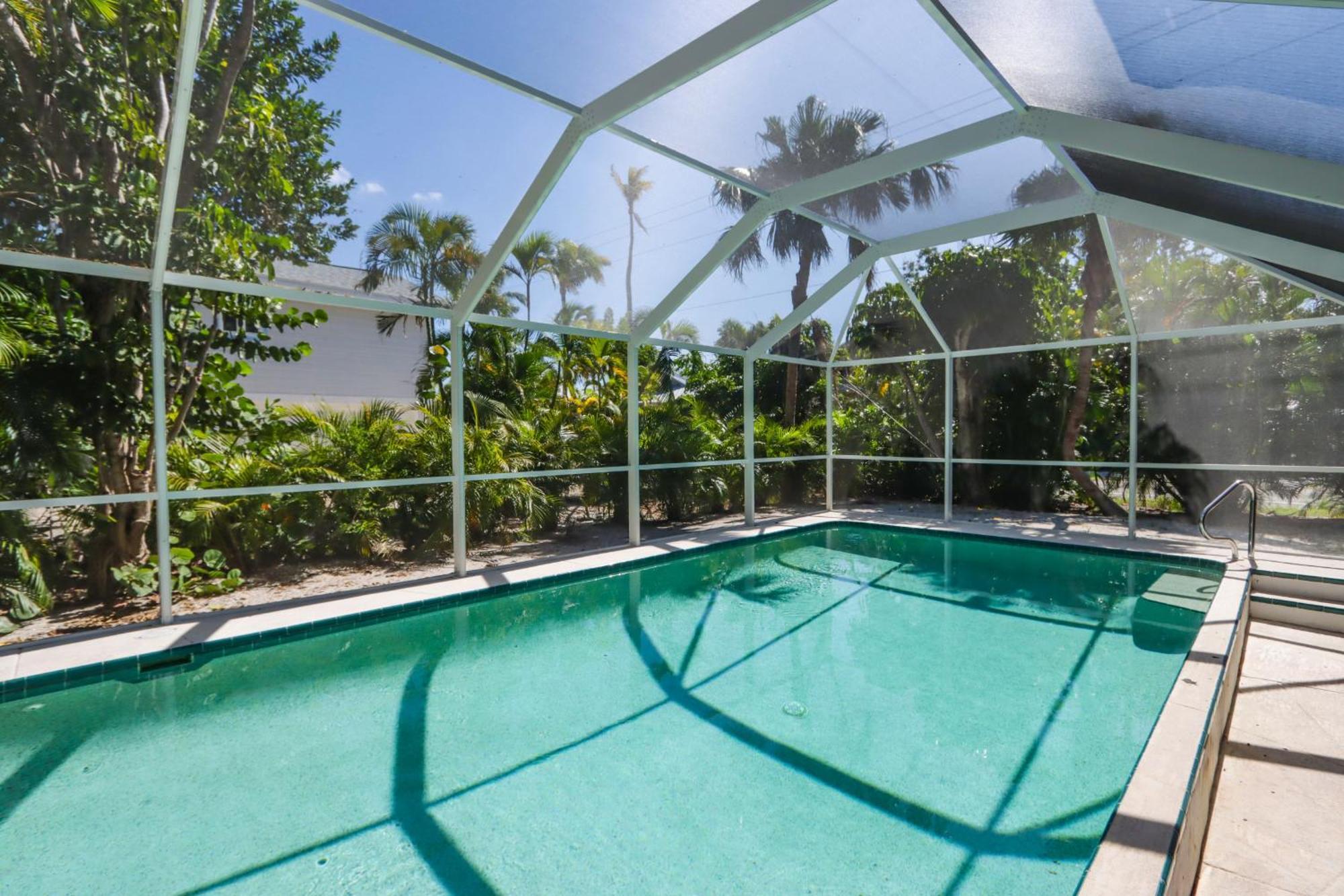 Beautifully Updated, 4 Bedroom Pool Home, 50 Yards To The Beach!! Captiva Escapade Holiday home Captiva Island