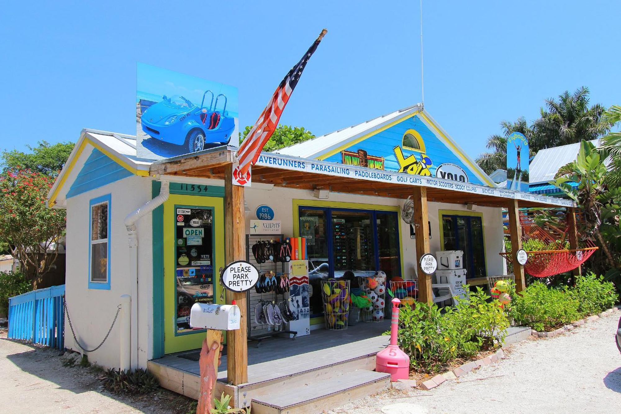 Holiday home Beautifully Updated, 4 Bedroom Pool Home, 50 Yards To The Beach!! Captiva Escapade
