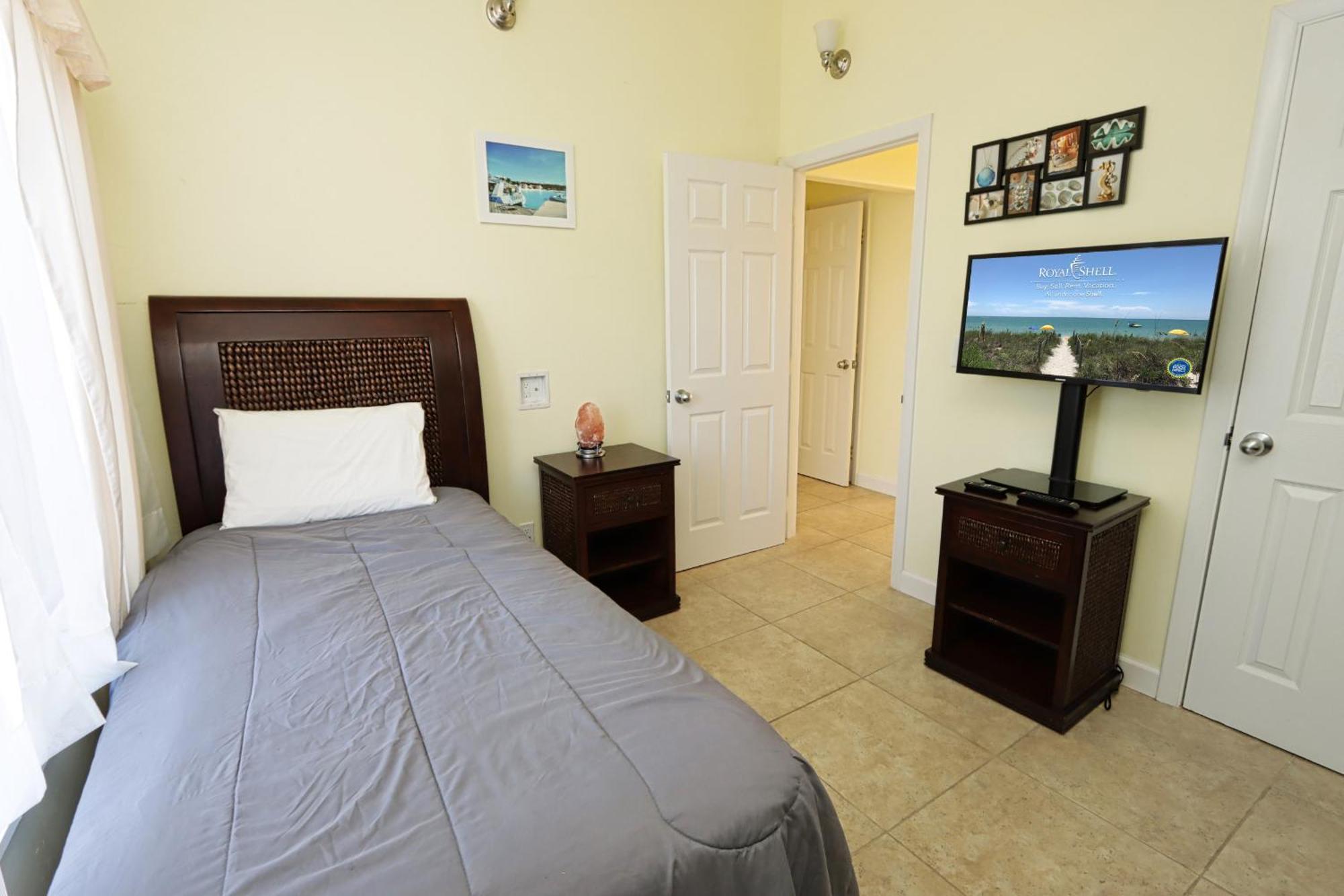 Beautifully Updated, 4 Bedroom Pool Home, 50 Yards To The Beach!! Captiva Escapade Captiva Island