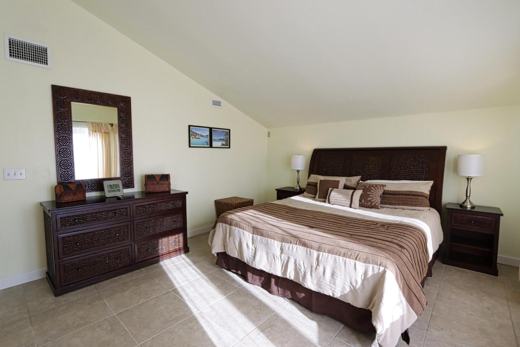 Beautifully Updated, 4 Bedroom Pool Home, 50 Yards To The Beach!! Captiva Escapade * Captiva Island