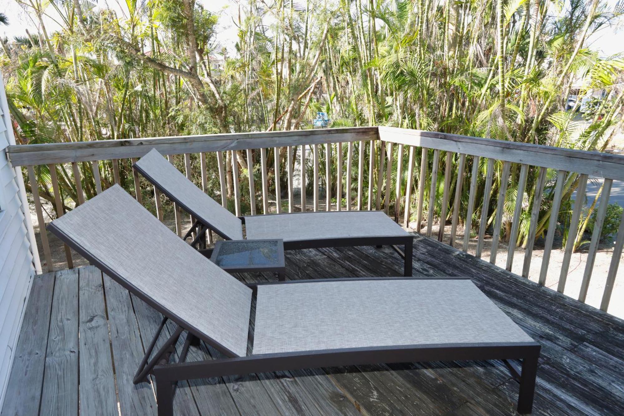 Holiday home Beautifully Updated, 4 Bedroom Pool Home, 50 Yards To The Beach!! Captiva Escapade *