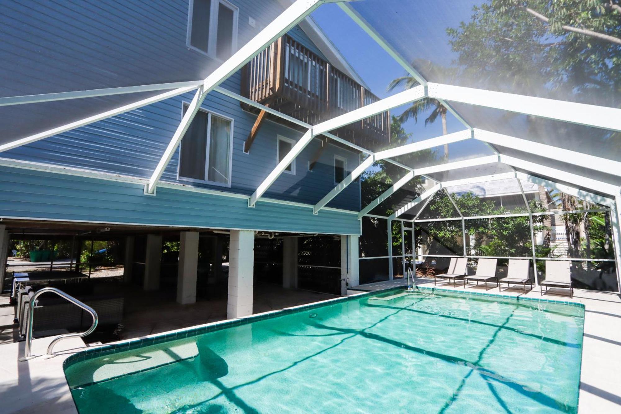 Beautifully Updated, 4 Bedroom Pool Home, 50 Yards To The Beach!! Captiva Escapade Holiday home Captiva Island