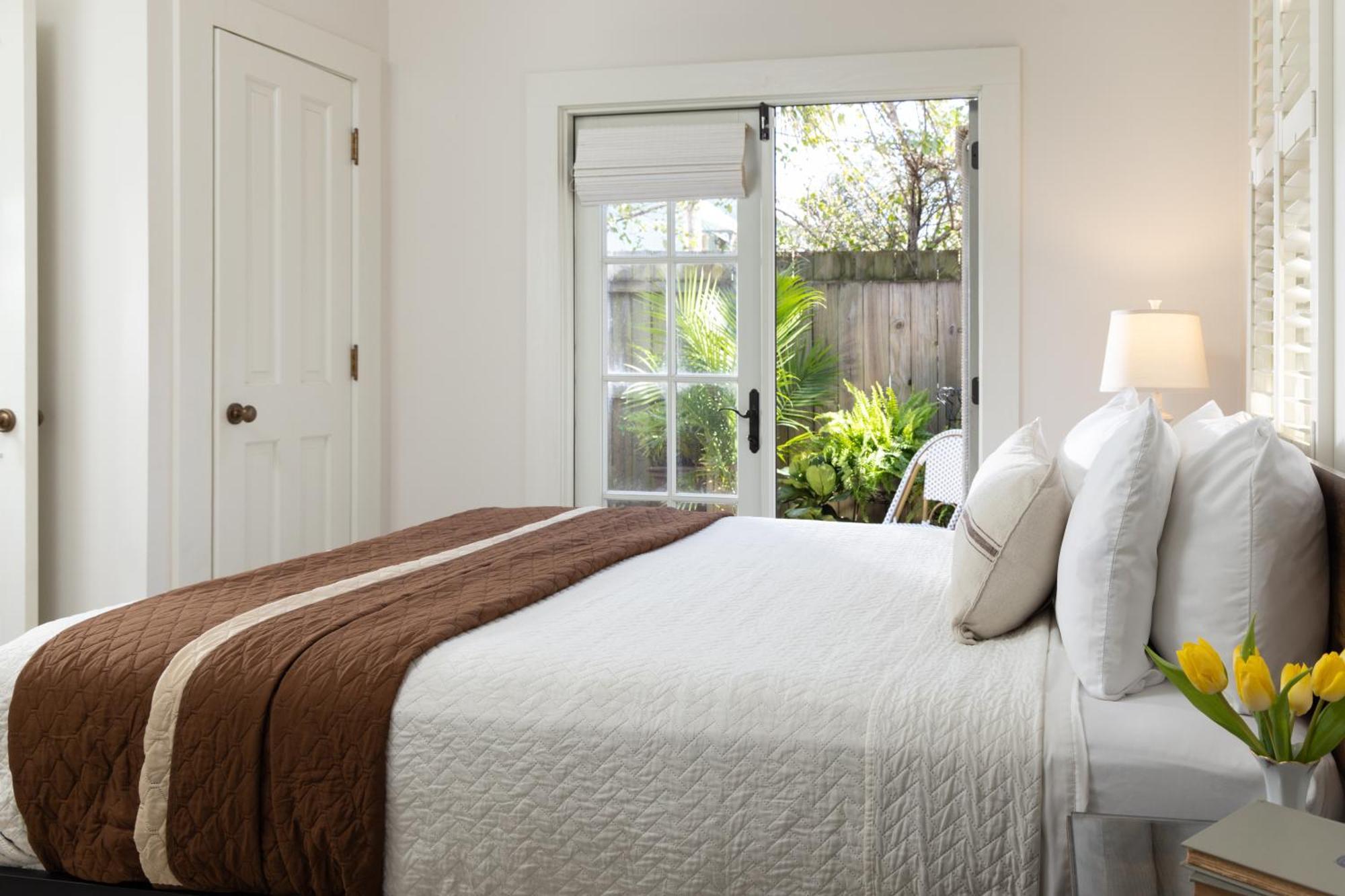 Bayfront Marin House Bed & Breakfast