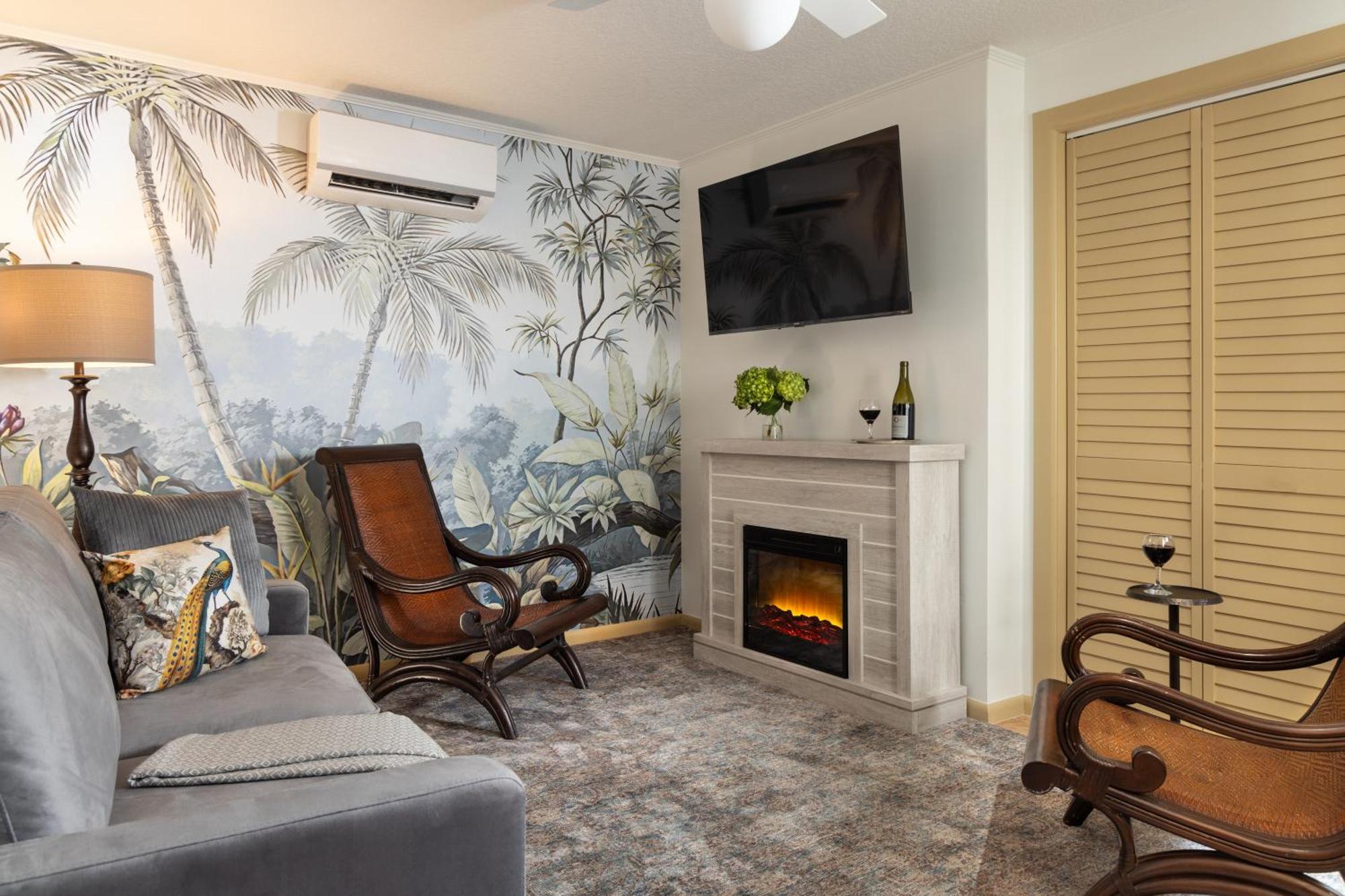 Bayfront Marin House Bed & Breakfast 3*