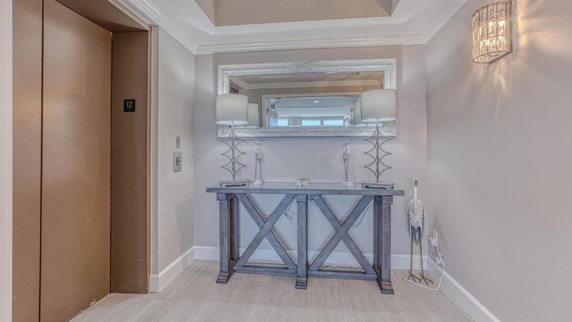 St Maarten 1207 A Completely Remodeled Front At Silver Shells 12th Floor Sleeps 8 Holiday home Destin