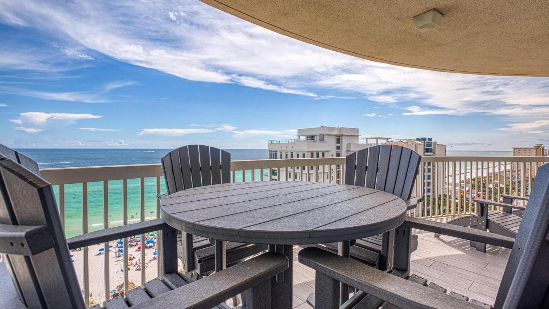 Holiday home St Maarten 1207 A Completely Remodeled Front At Silver Shells 12th Floor Sleeps 8 Destin