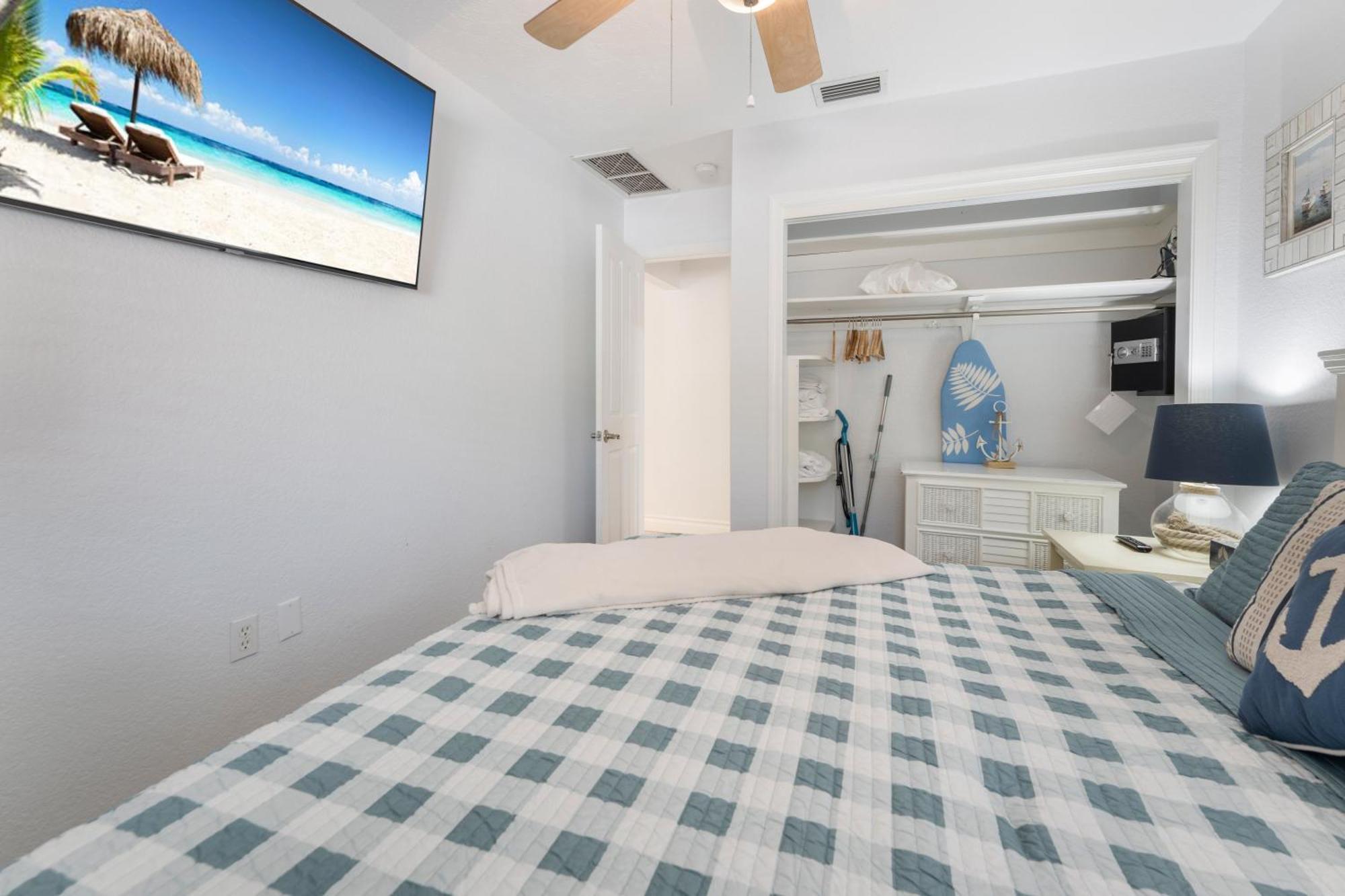 An Island Getaway At Palm Tree Villa Holmes Beach