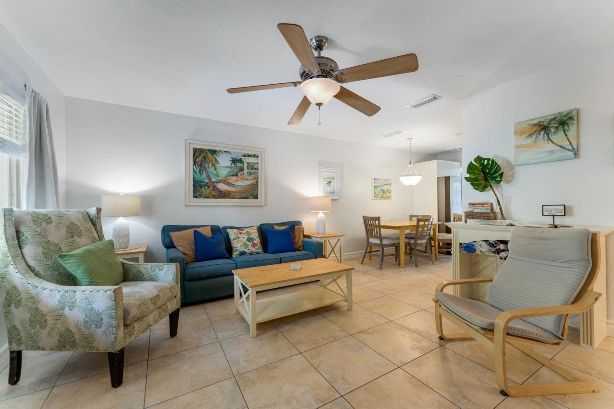 An Island Getaway At Palm Tree *