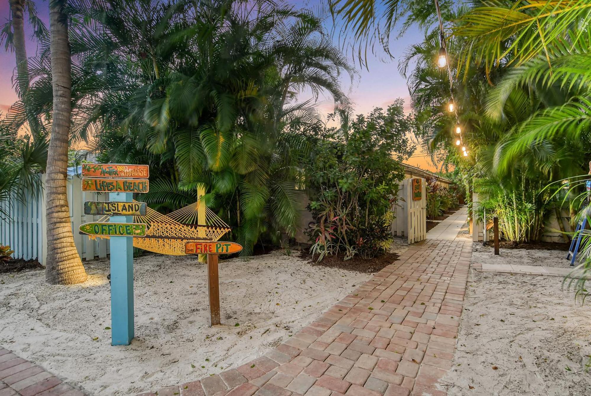 Hotel Siesta Key Palms 3*