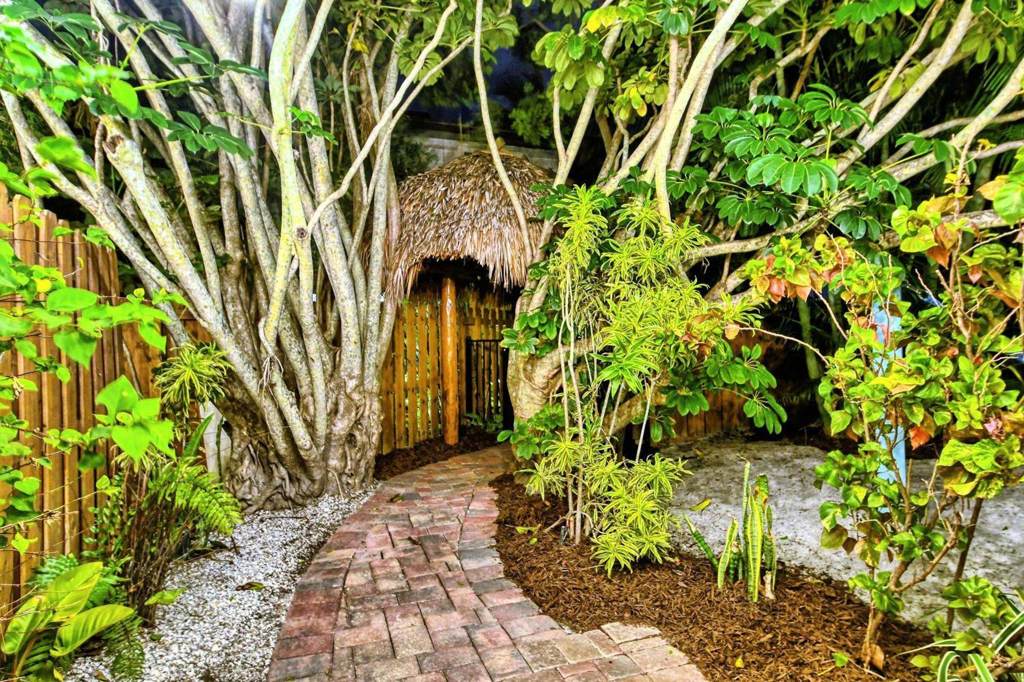 Hotel Siesta Key Palms 3*