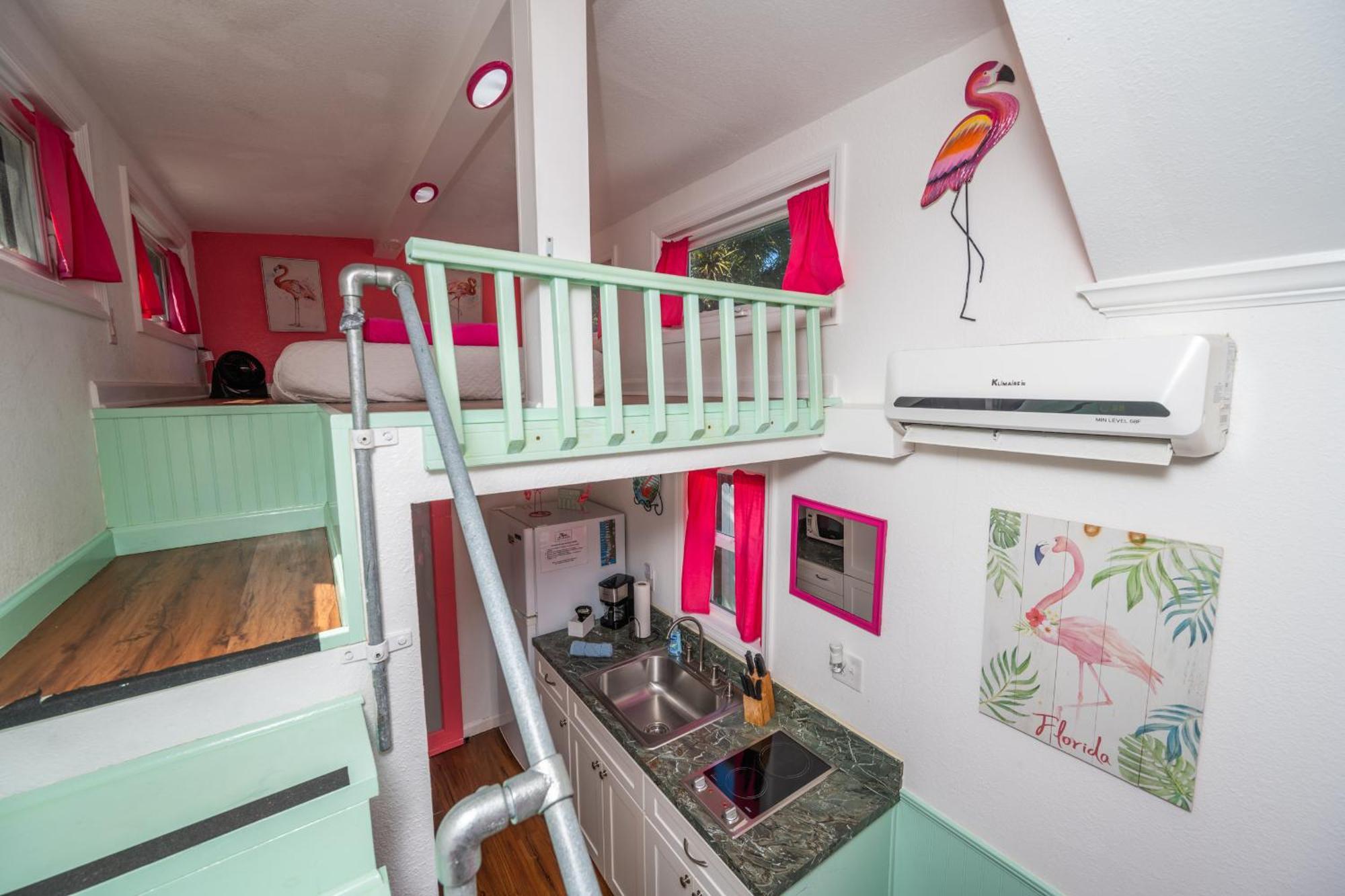 Tiny House Siesta Holiday home *