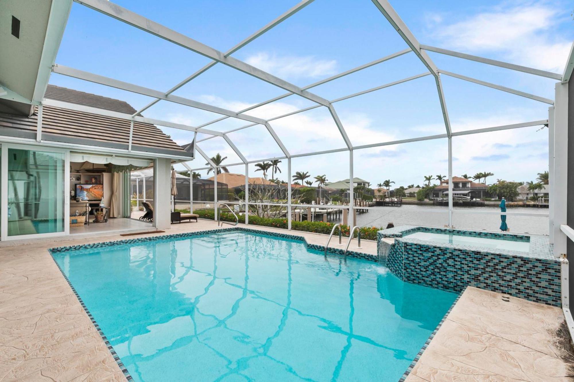 New 2024 Renovation! Gorgeous Island Oasis With Sw Exposure On Holiday home