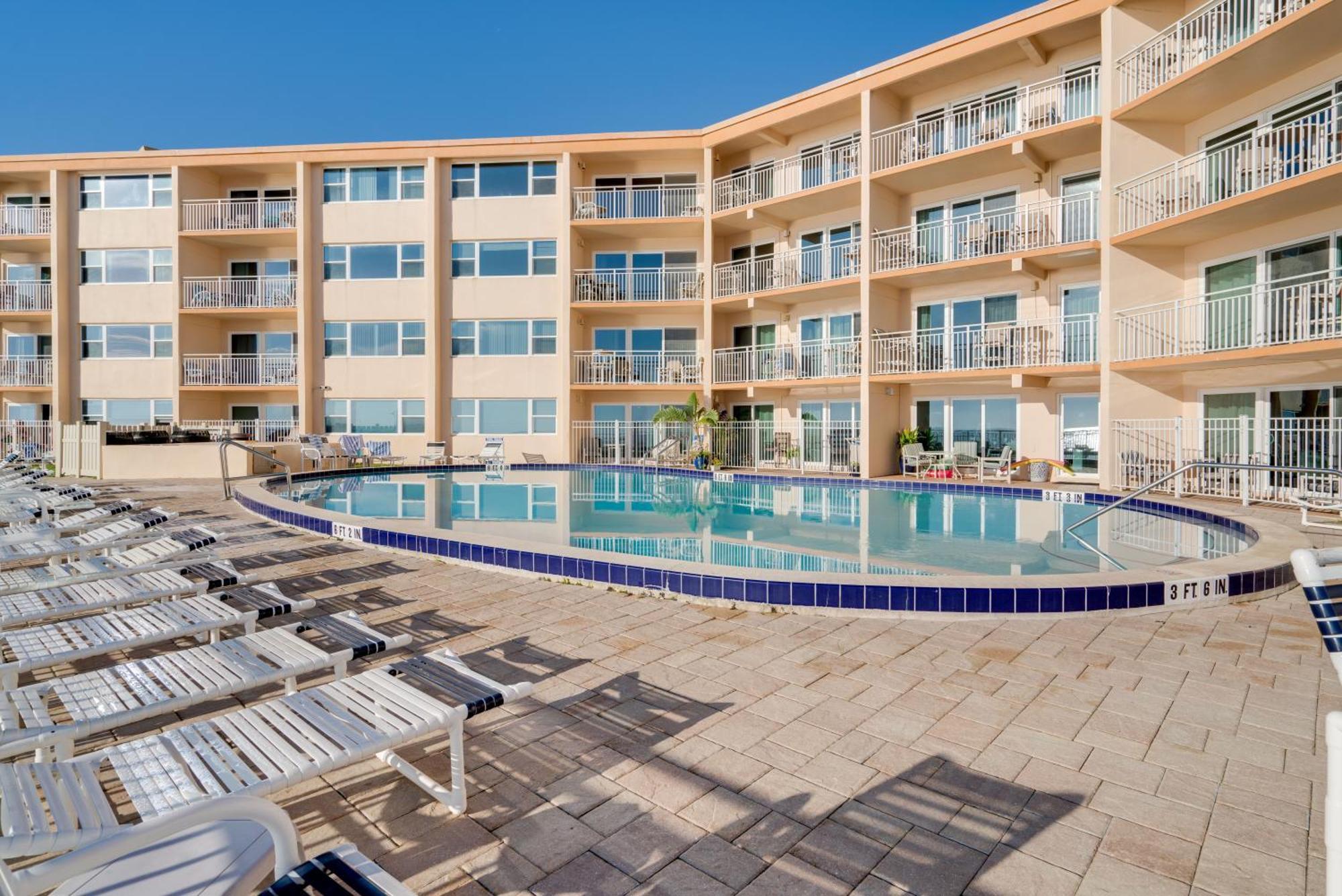 Paradise Club - Ground Floor & Resort Satellite Beach