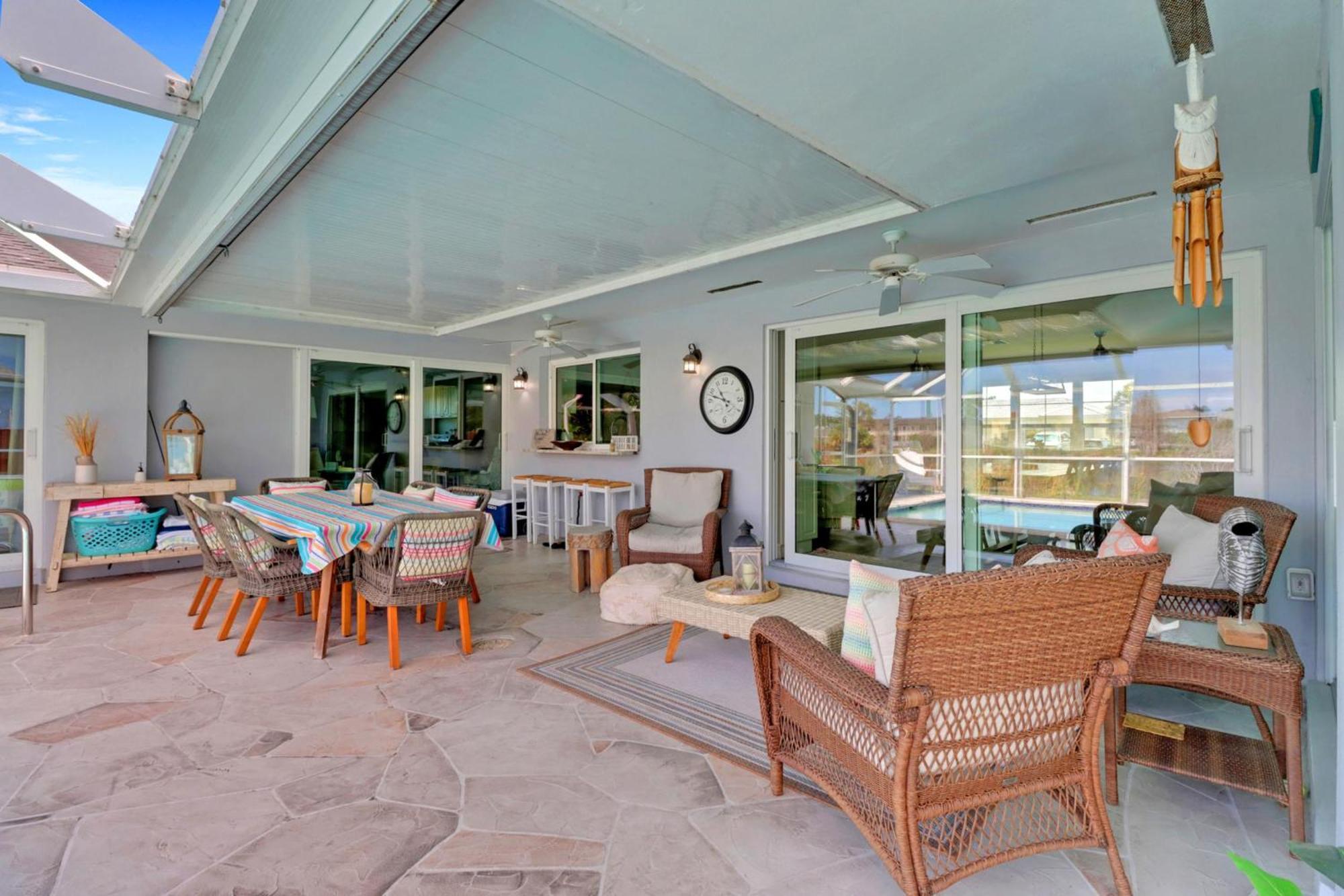 Inviting Lakeview L Pool L Close To Beaches Holiday home *