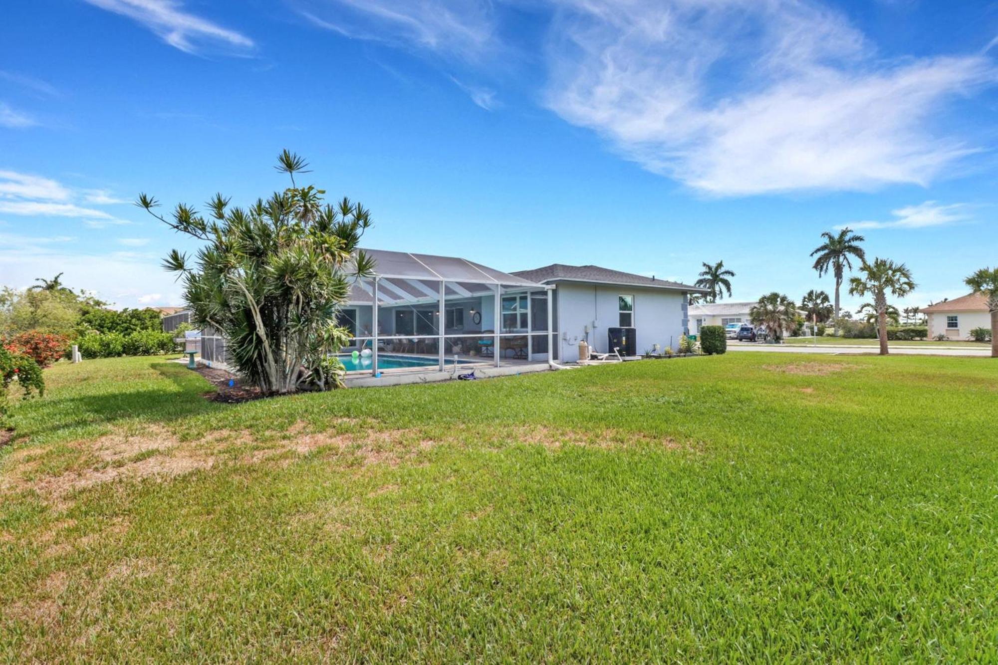 Inviting Lakeview L Pool L Close To Beaches Holiday home *