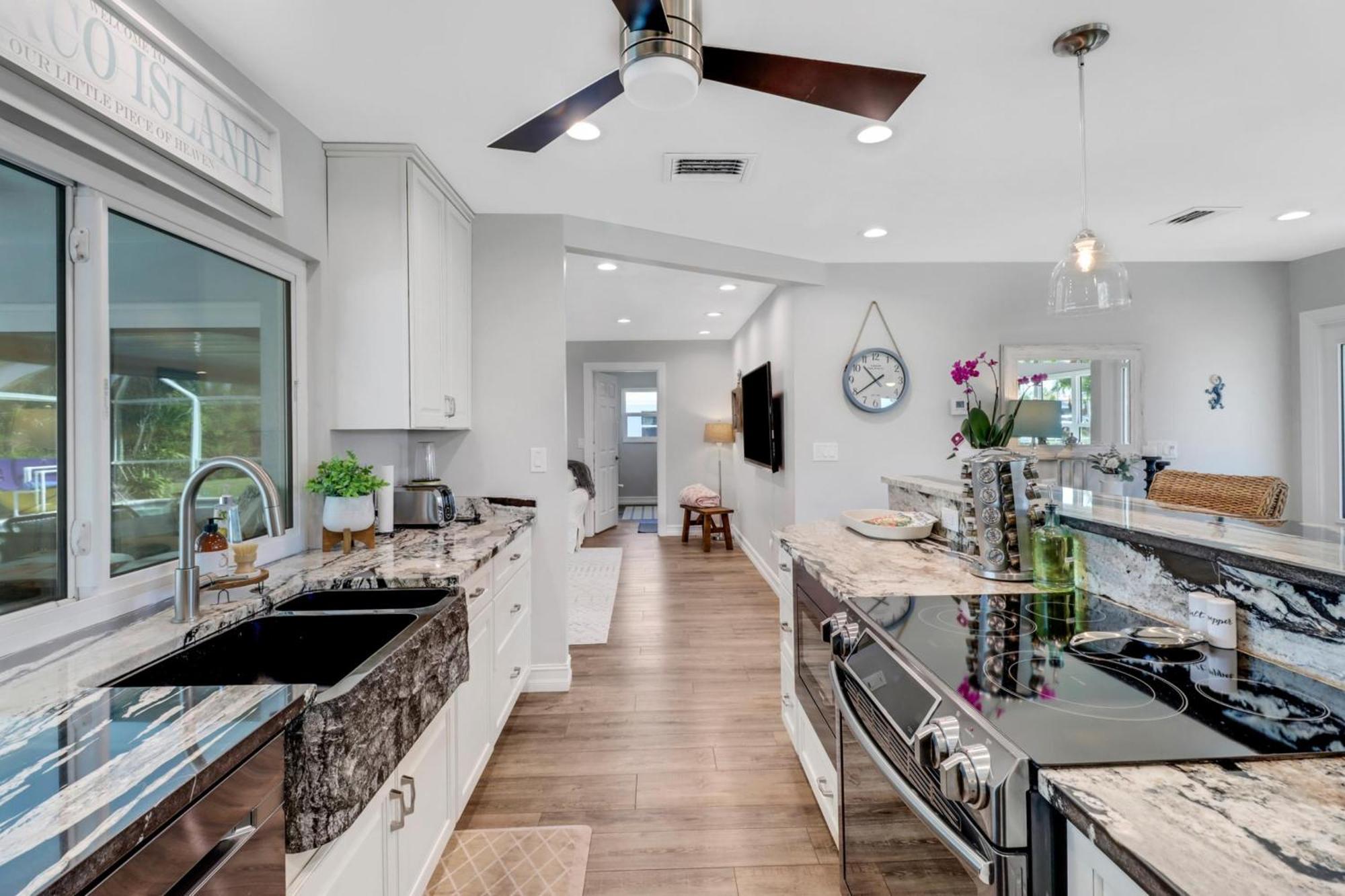 Inviting Lakeview L Pool L Close To Beaches Marco Island