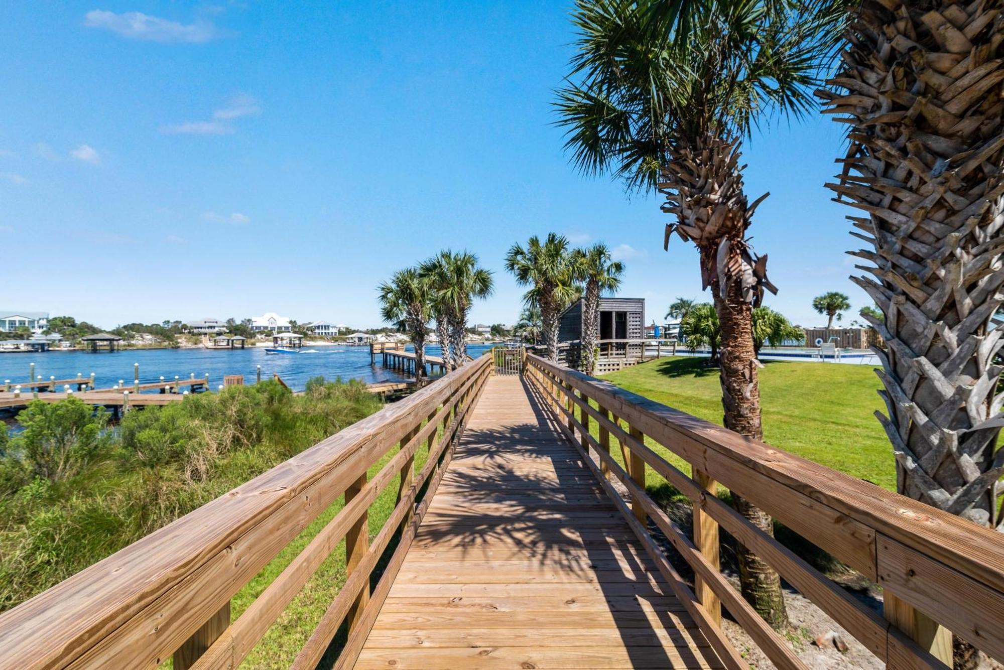 Needle Rush Point Unit C14 * Pensacola