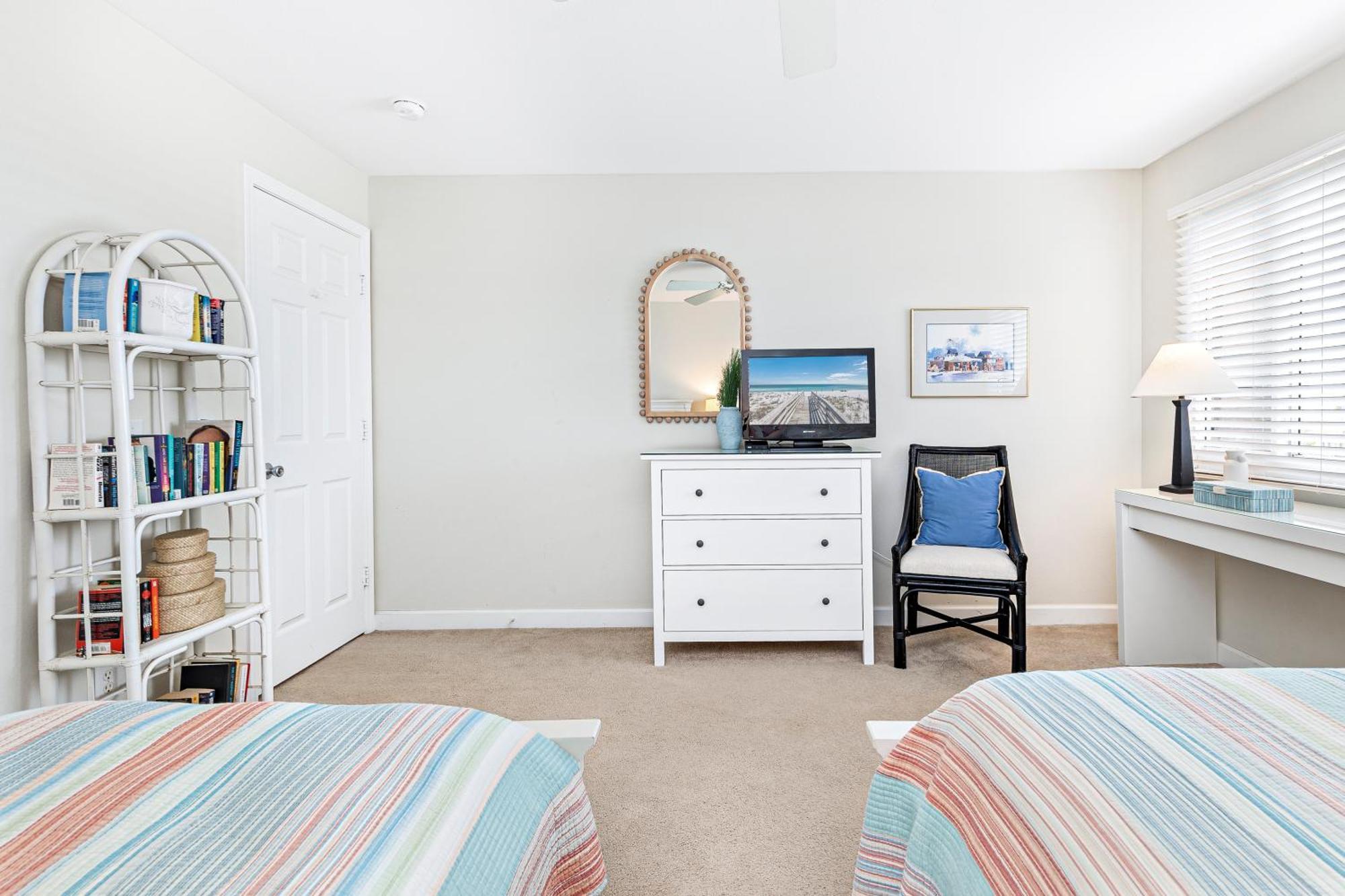 Needle Rush Point Unit B16 * Pensacola