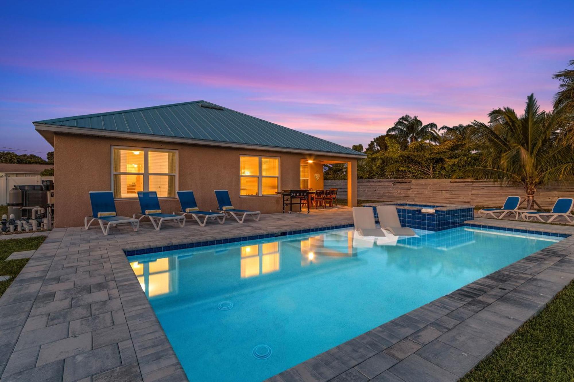 Private And Heated Pool And Spa! - Manatees Paradise - Roelens Vacations Holiday home