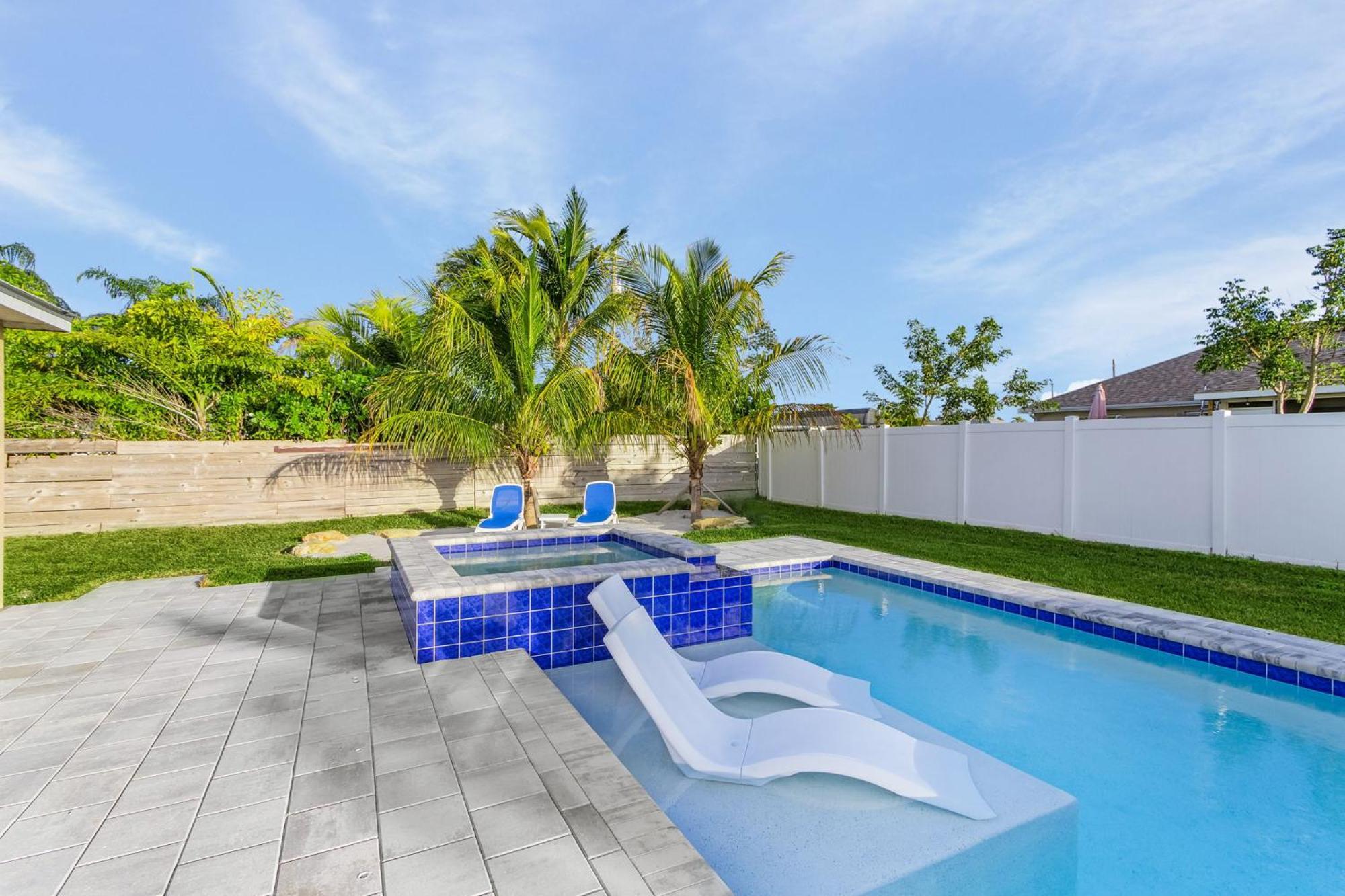 Private And Heated Pool And Spa! - Manatees Paradise - Roelens Vacations Holiday home