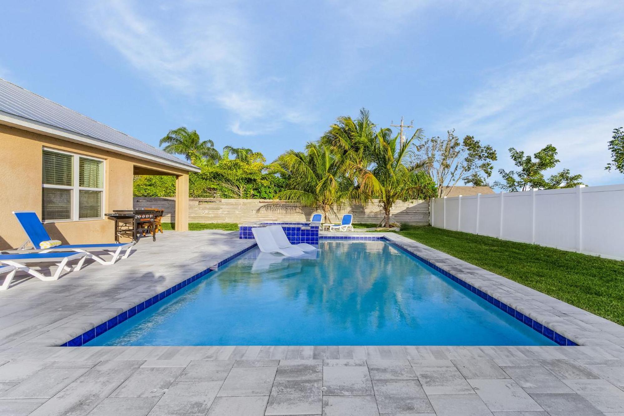 Private And Heated Pool And Spa! - Manatees Paradise - Roelens Vacations Holiday home *