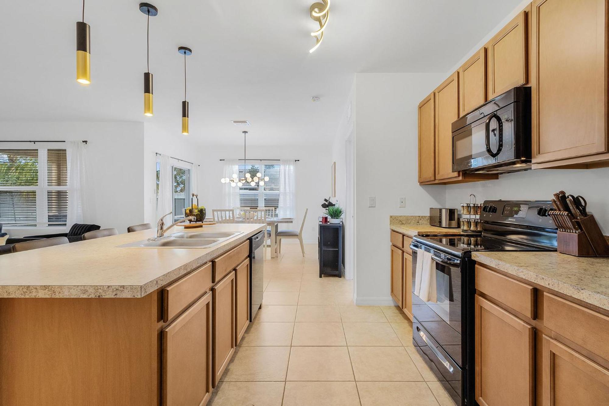 Private And Heated Pool And Spa! - Manatees Paradise - Roelens Vacations Cape Coral