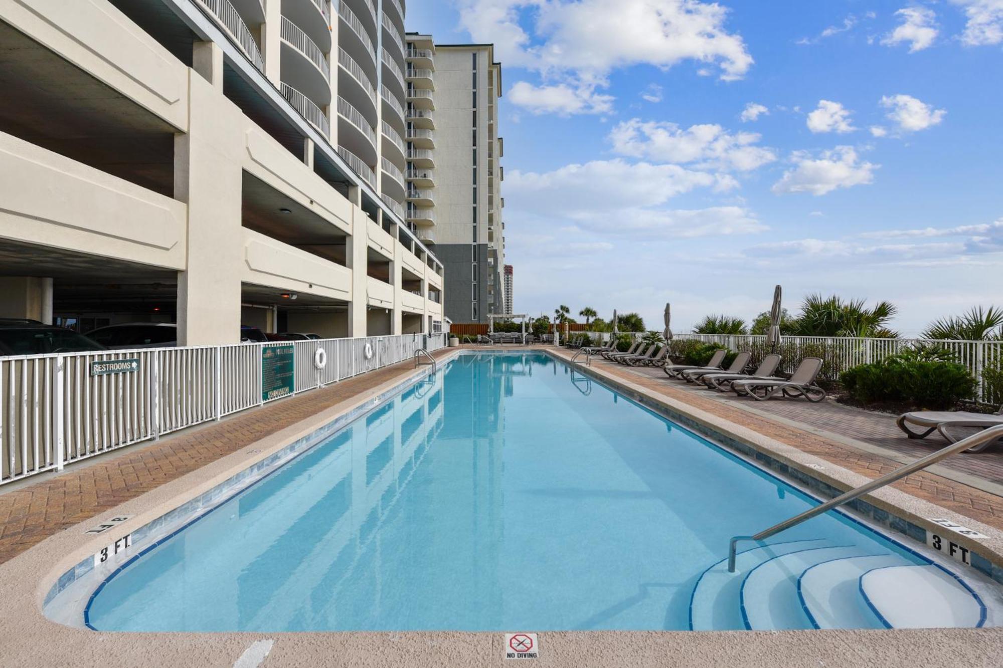Twin Palms #1605 By Book That Holiday home *