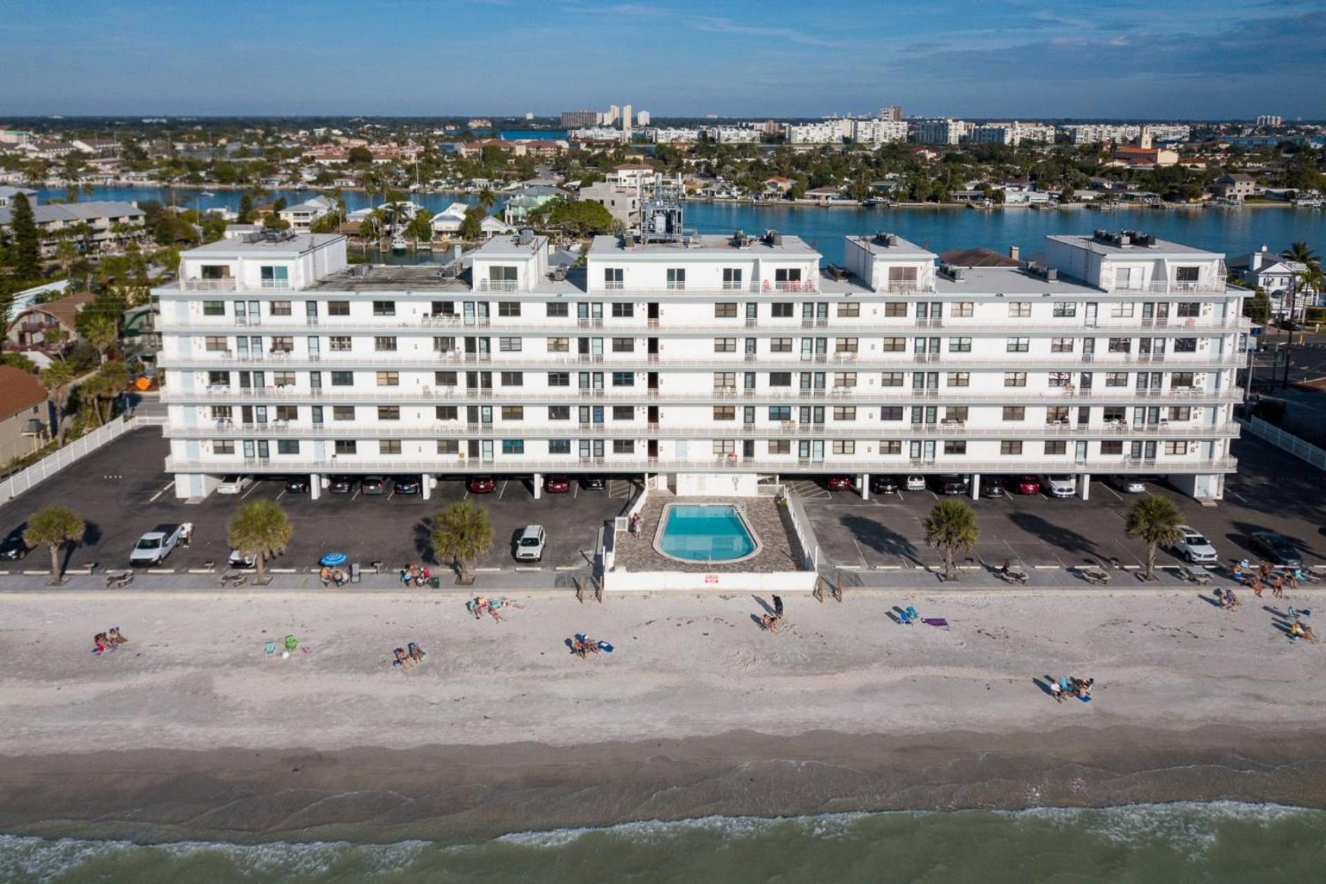 615 - Sunset Chateau * St. Pete Beach