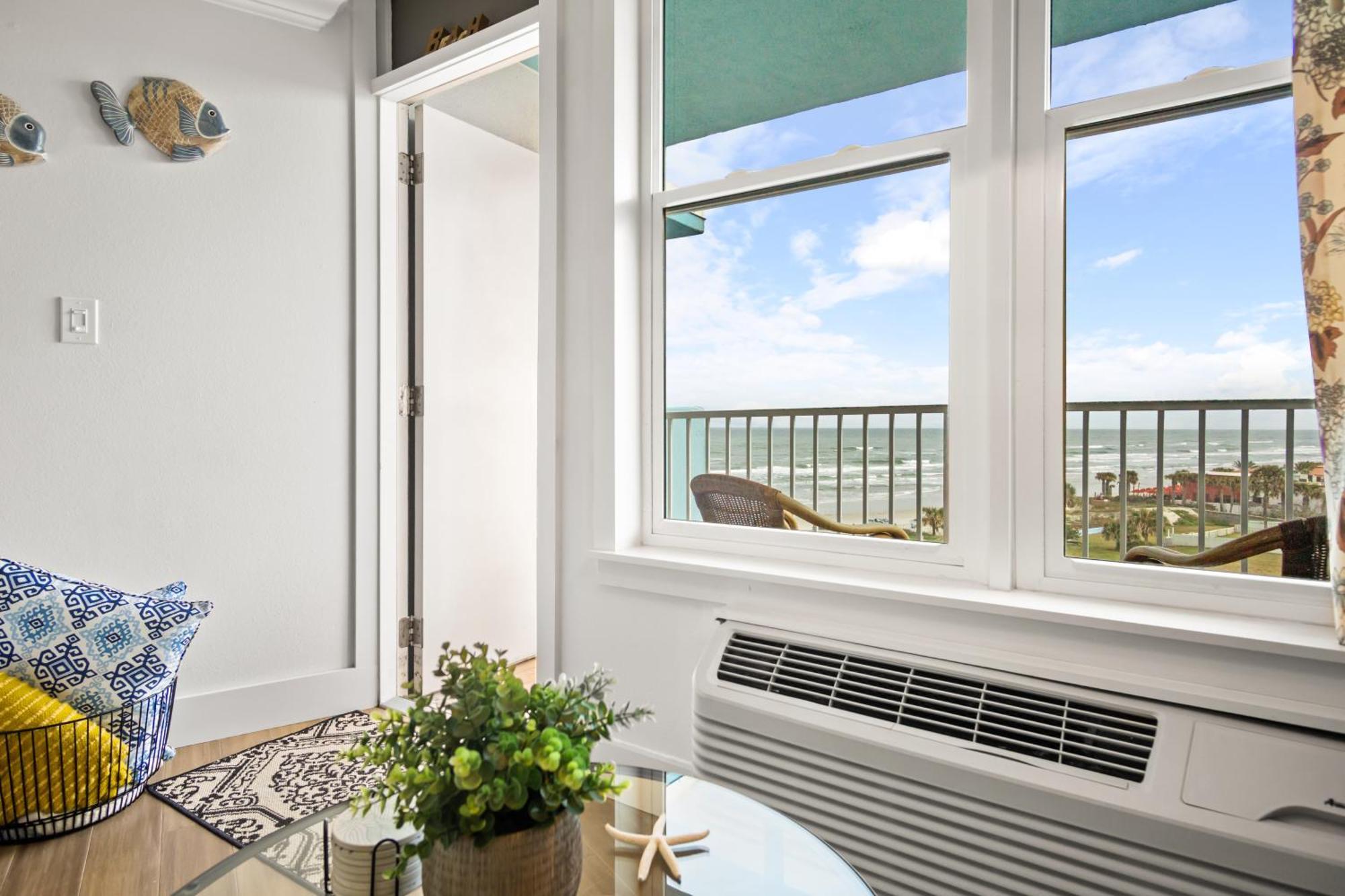 Open For 2025 Bikeweek - Luxury Beachfront - Private Balcony With Ocean View - Heated Pool - Hot Tub - Tiki Bar - Sauna *