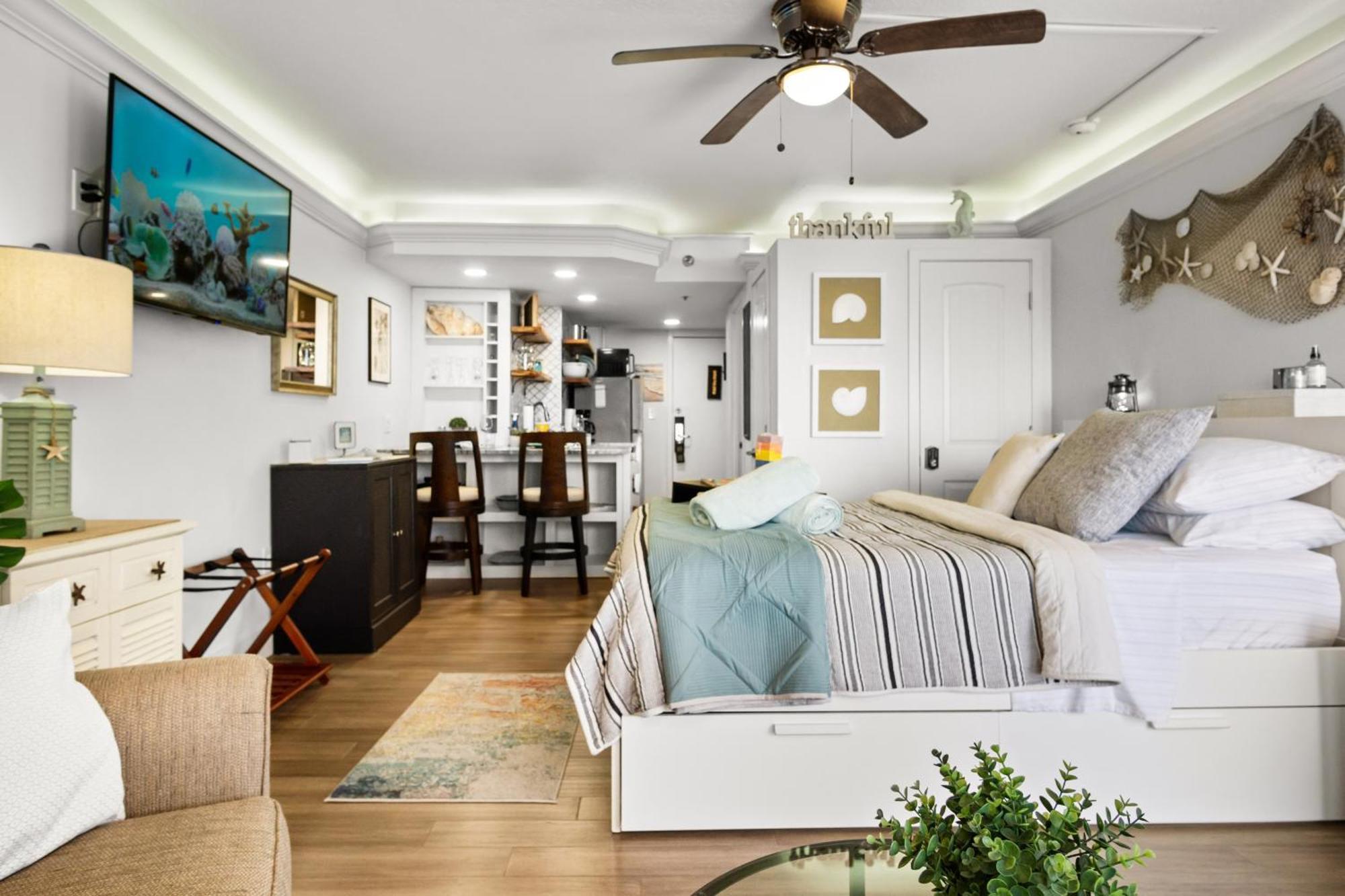 Aparthotel Open For 2025 Bikeweek - Luxury Beachfront - Private Balcony With Ocean View - Heated Pool - Hot Tub - Tiki Bar - Sauna
