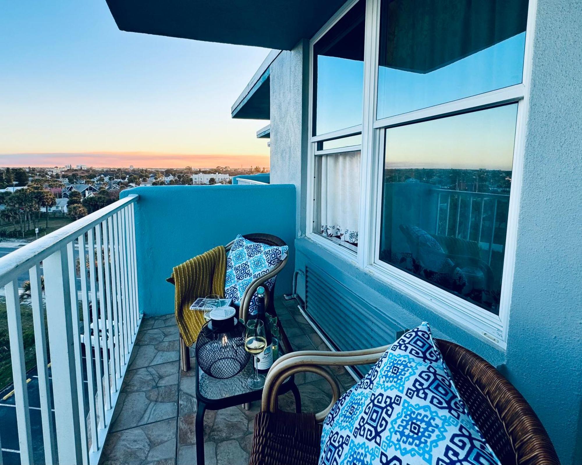 Open For 2025 Bikeweek - Luxury Beachfront - Private Balcony With Ocean View - Heated Pool - Hot Tub - Tiki Bar - Sauna Aparthotel Daytona Beach