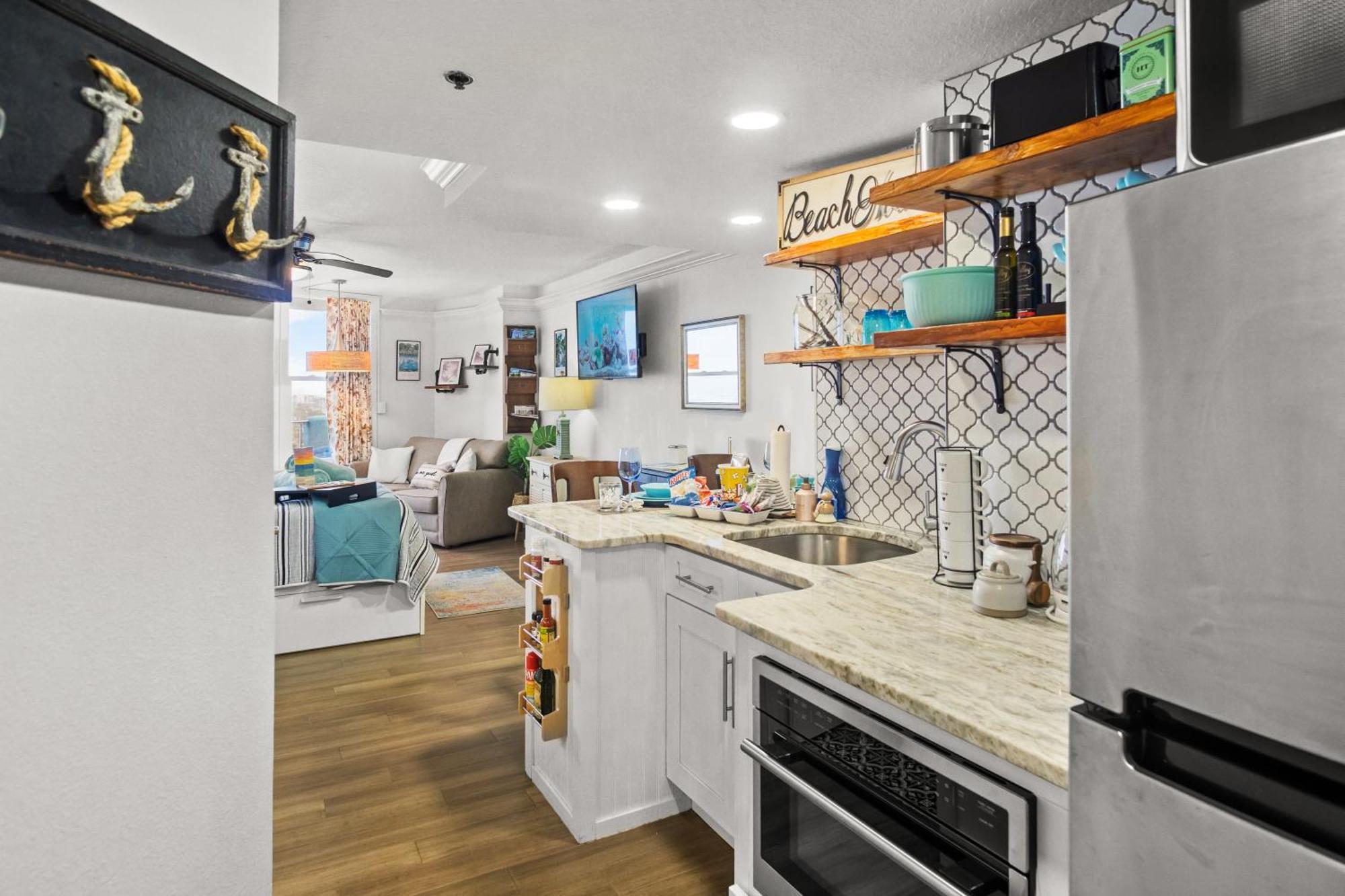 Open For 2025 Bikeweek - Luxury Beachfront - Private Balcony With Ocean View - Heated Pool - Hot Tub - Tiki Bar - Sauna *