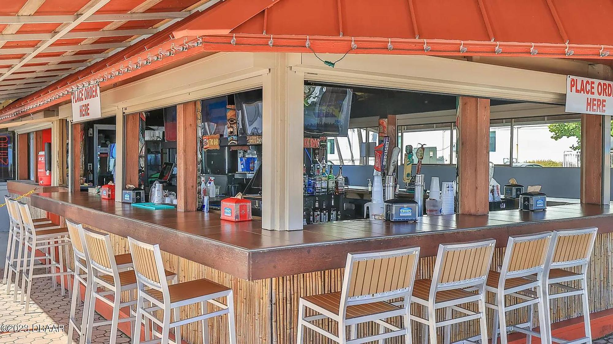 Aparthotel Open For 2025 Bikeweek - Luxury Beachfront - Private Balcony With Ocean View - Heated Pool - Hot Tub - Tiki Bar - Sauna Daytona Beach