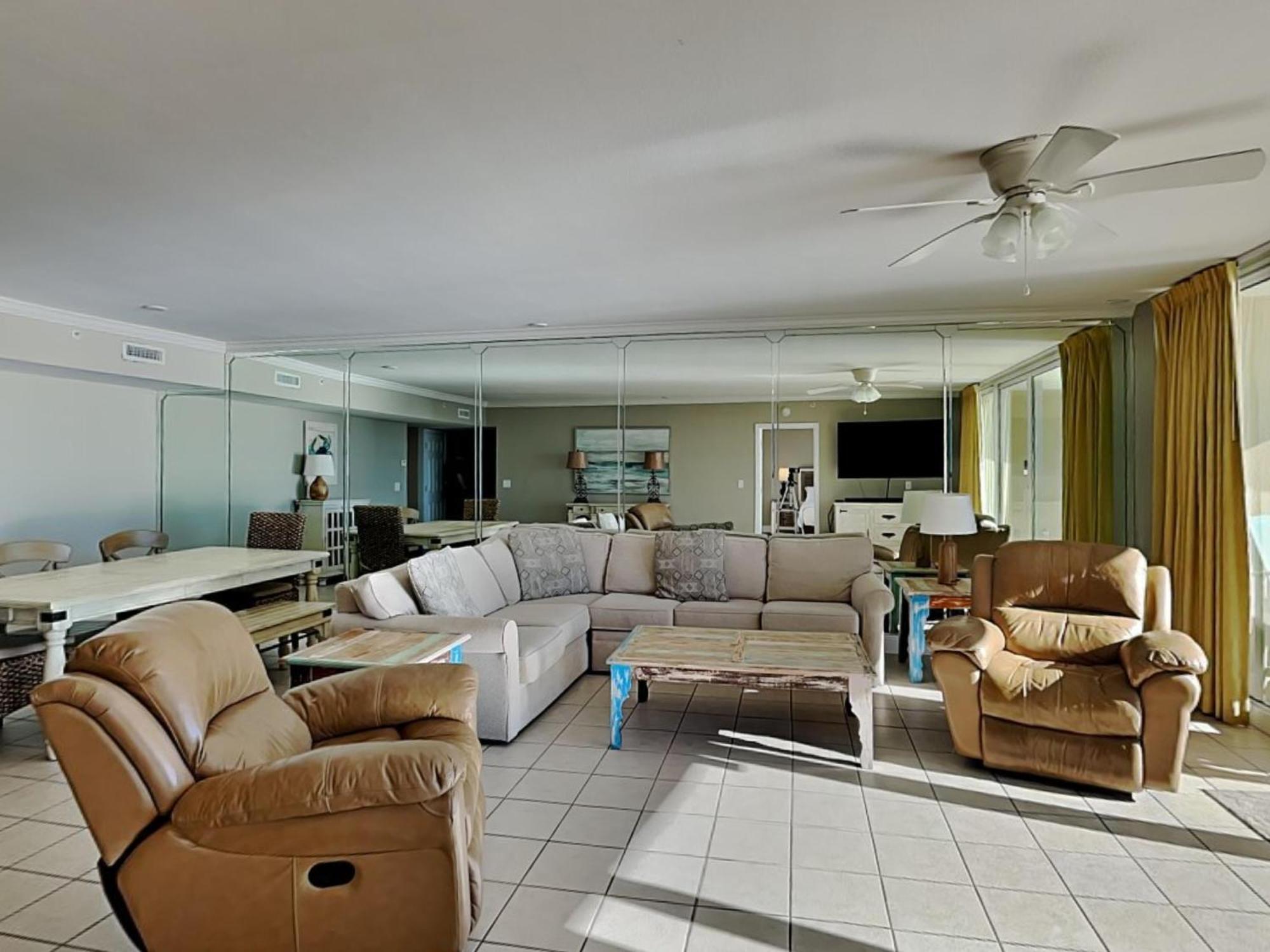 Emerald 2435 Apartment *