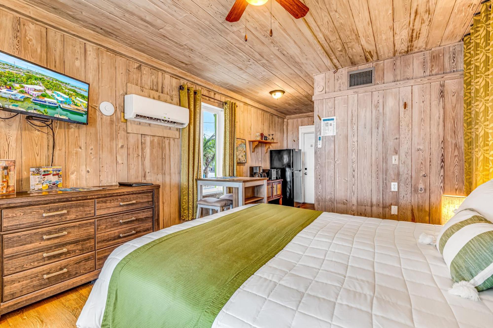 Captain Pip's Marina & Hideaway Resort 3*