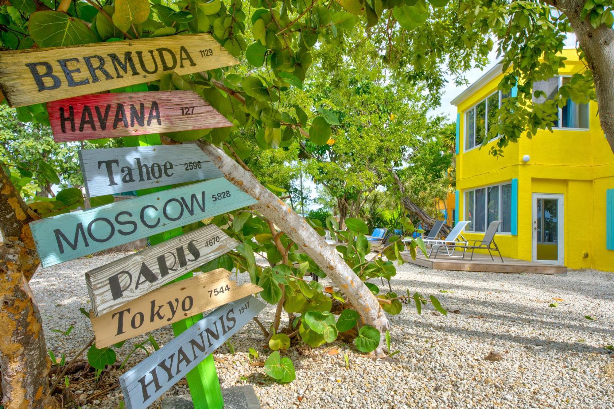 Captain Pip's Marina & Hideaway Resort