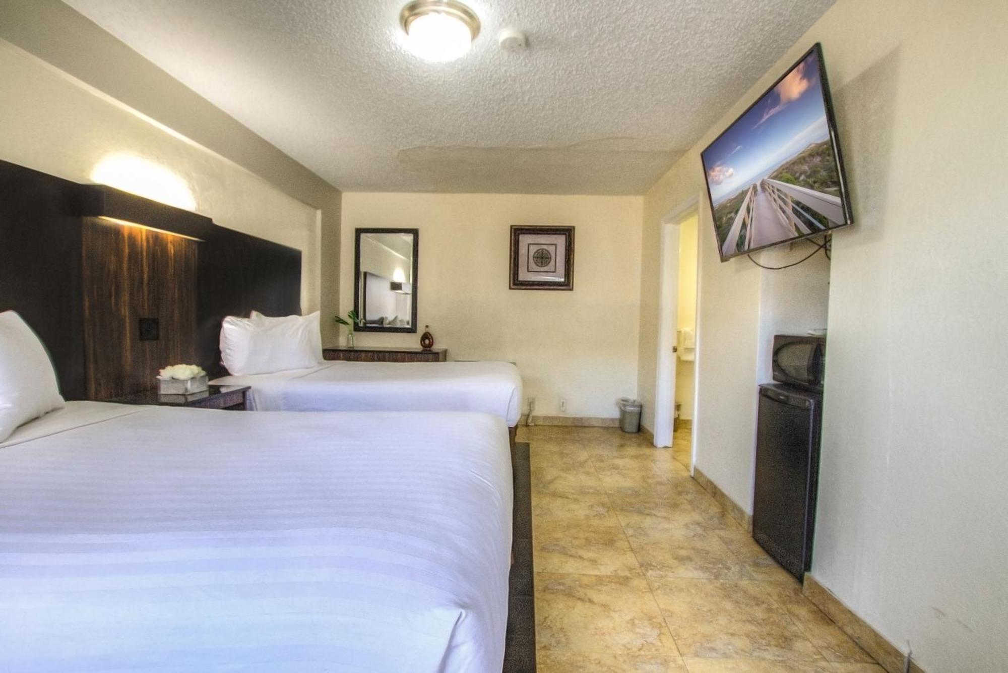 Motel La Bella Oceanfront - Daytona 2*