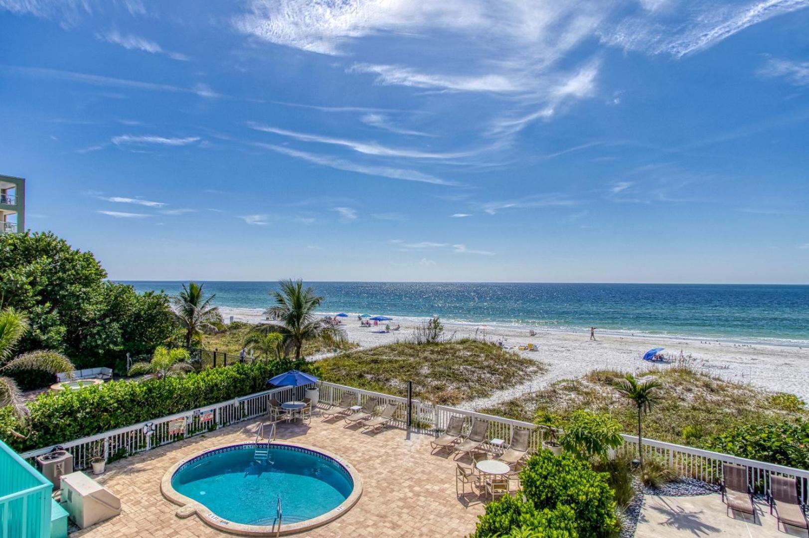 The New Collection Beachfront Resort 4*